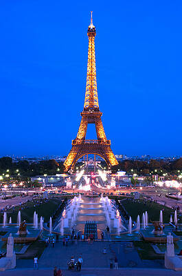 Eiffel tower by Andy Fung Eiffel tower by Andy Fung