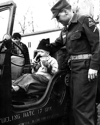 Wall Art - Photograph - Elvis Presley With Fan by Retro Images Archive