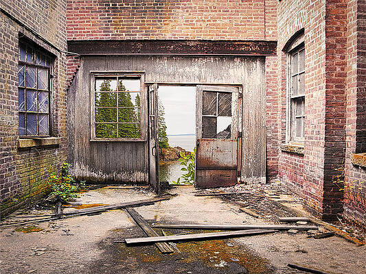 End of the Alleyway by Roslyn Rose End of the Alleyway by Roslyn Rose