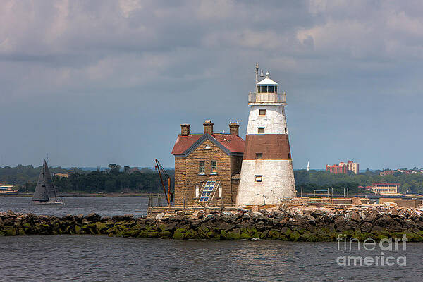 Wall Art - Photograph - Execution Rocks Lighthouse I by Clarence Holmes