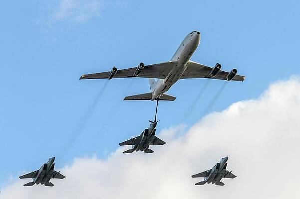 Wall Art - Photograph - F-15c Fighter Jets Being Refueled by Science Photo Library