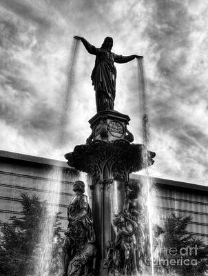 Wall Art - Photograph - Fountain Square In Cincinnati BW by Mel Steinhauer