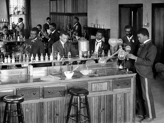 Wall Art - Photograph - George W. Carver Teaching At Tuskegee by Science Source