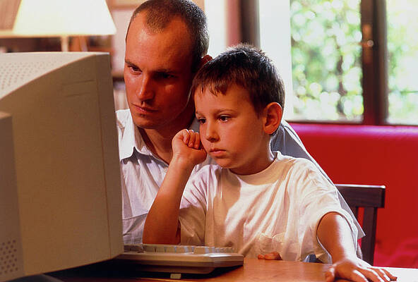 Wall Art - Photograph - Home Computing by Science Photo Library