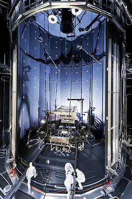 Wall Art - Photograph - James Webb Space Telescope Testing by Science Photo Library