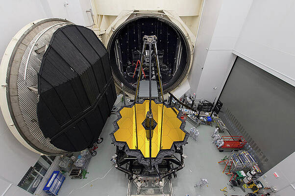 Wall Art - Photograph - James Webb Space Telescope Testing by Science Photo Library