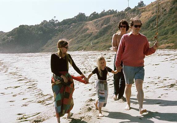 Wall Art - Photograph - Joan Didion And John Gregory Dunne On A Beach by Henry Clarke