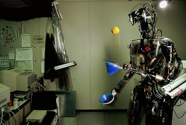 Wall Art - Photograph - Juggling Robot by Science Photo Library
