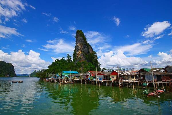 Railay beach, Thailand print by Matteo Colombo