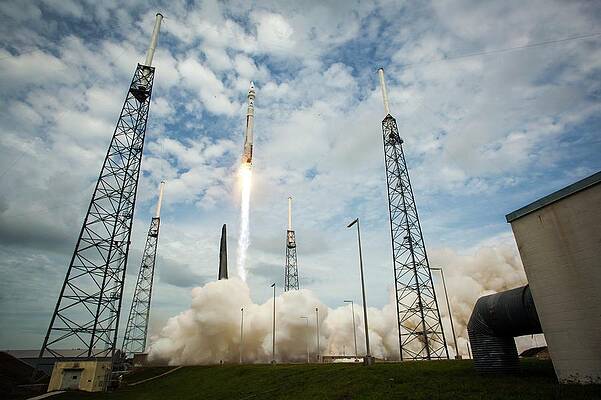 Wall Art - Photograph - Launch Of Maven Mission To Mars by Science Photo Library