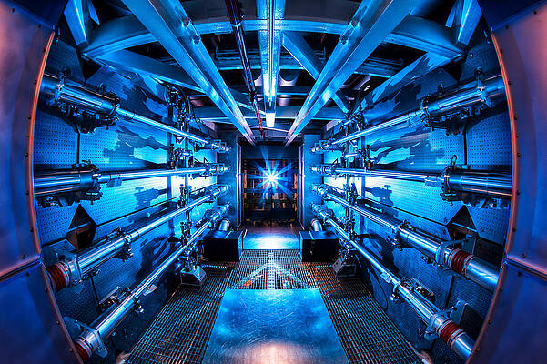 Wall Art - Photograph - Llnl, National Ignition Facility by Science Source
