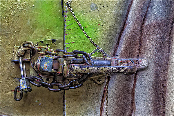 Ye Ole Lock and Chain Photograph by Fraida Gutovich - Fine Art America