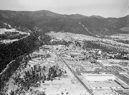 Wall Art - Photograph - Los Alamos, 1950 by Science Source