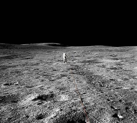 Wall Art - Photograph - Lunar Seismic Testing by Science Photo Library