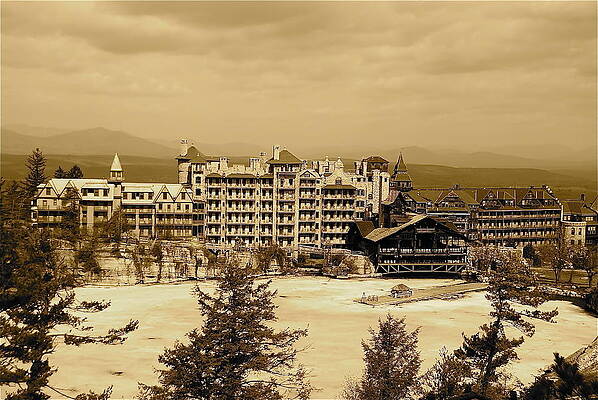 Mohonk Mountain House by Mike Castelli