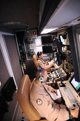 Wall Art - Photograph - Mq-9 Reaper Ground Control Station by Science Source
