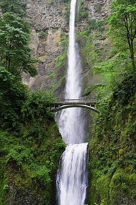 Wall Art - Photograph - Multnomah Falls, The Third Tallest Year by Jonathan Kingston