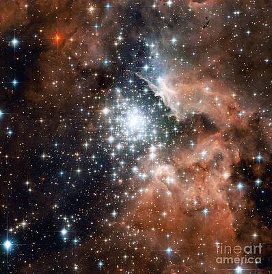 Wall Art - Photograph - Ngc 3603, Star Cluster by Science Source