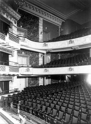 Wall Art - Photograph - Nyc, Times Square, Astor Theatre, 1906 by Science Source