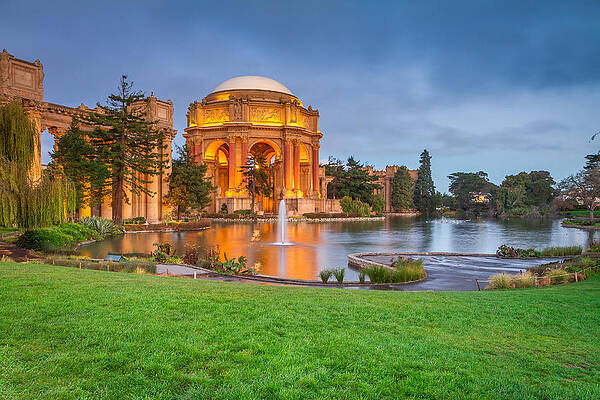 Palace of Fine Arts by Jianghui Zhang