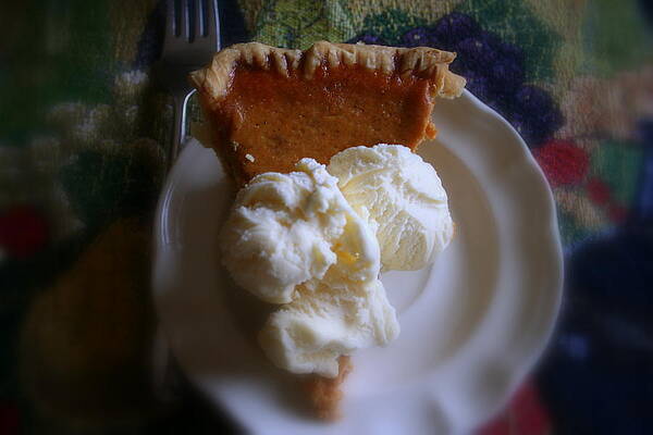 Pumpkin Pie A' La Mode by Kay Novy Pumpkin Pie A' La Mode by Kay Novy