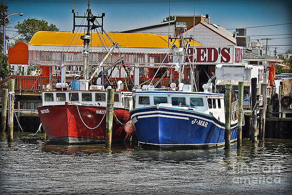 Reds Lobster Pot by Gary Keesler Reds Lobster Pot by Gary Keesler