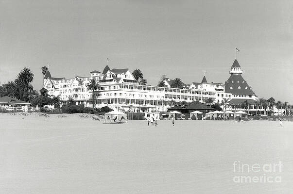 Wall Art - Photograph - Returning From The Beach 2005 by Glenn McNary