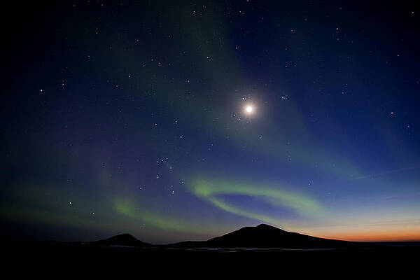 S in the sky by Stefan  Gudmundsson