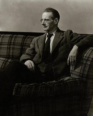 Wall Art - Photograph - Sean O'casey Sitting On A Sofa by Lusha Nelson