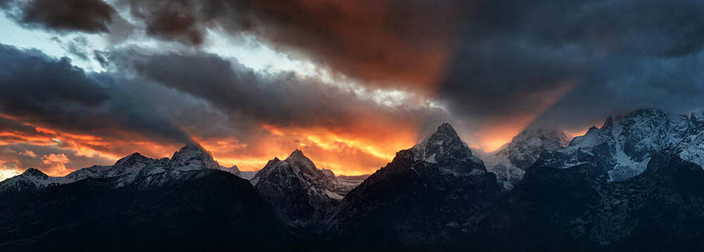 Sunset Light Rays From The Tetons Print