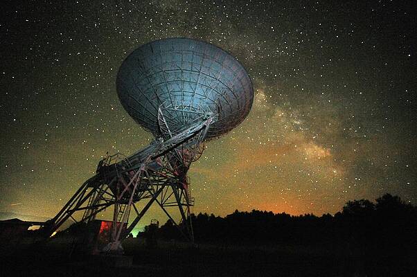 Wall Art - Photograph - Tatel Radio Telescope by Science Photo Library