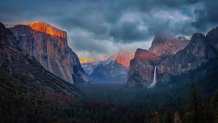 Wall Art - Photograph - The Yin And Yang Of Yosemite by Michael Zheng