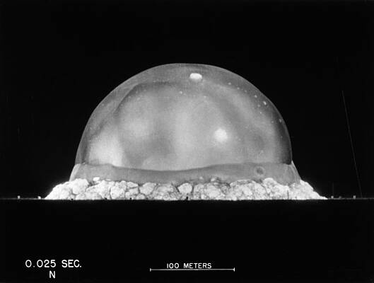 Wall Art - Photograph - Trinity Test, 0.025 Seconds by Science Source