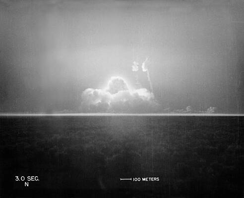 Wall Art - Photograph - Trinity Test, 3.0 Seconds by Science Source