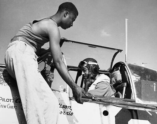 Wall Art - Photograph - TUSKEGEE AIRMEN, c1943 by Granger