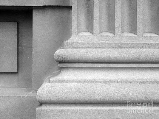Hawkeye Photograph - University Of Iowa Column Base by University Icons