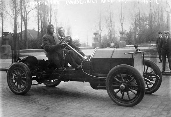 Wall Art - Photograph - Vanderbilt Race Car, C1909 by Granger