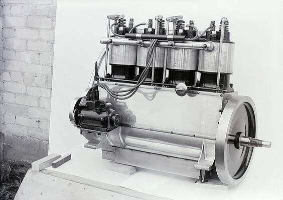 Wall Art - Photograph - Wright Vertical 4 Aircraft Engine by Science Photo Library