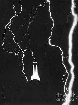 Wall Art - Photograph - Lightning Strikes Empire State #1 by Science Source