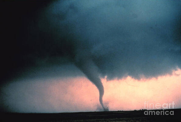 Wall Art - Photograph - Tornado #15 by Science Source