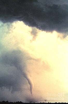 Wall Art - Photograph - Tornado #27 by Science Source