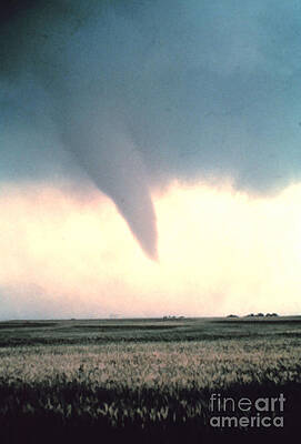 Wall Art - Photograph - Tornado #5 by Science Source