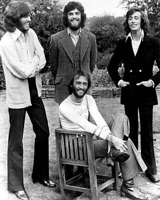 Wall Art - Photograph - Bee Gees, Standing, L To R Barry Gibb by Everett