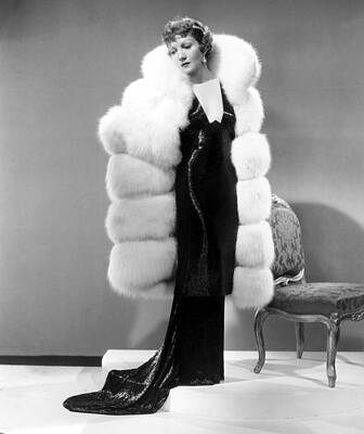 Wall Art - Photograph - Claudette Colbert, In Travis Banton by Everett