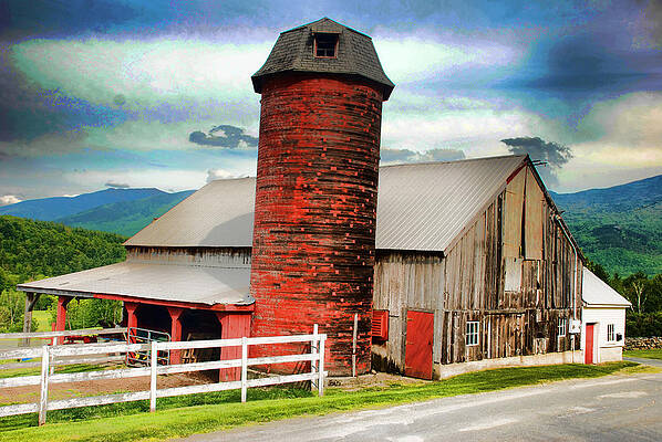 Farmhouse by Jes Fritze