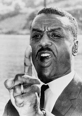 Wall Art - Photograph - Fred Shuttlesworth, Points A Finger by Everett