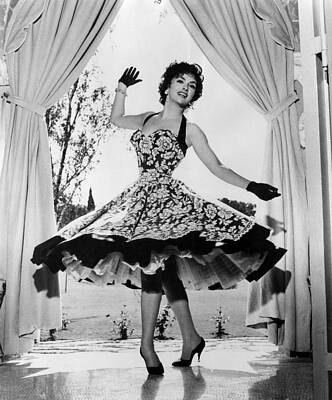 Wall Art - Photograph - Gina Lollobrigida At Her Villa by Everett