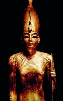 Wall Art - Photograph - Gold Statue Of King Tutankhamun by Everett