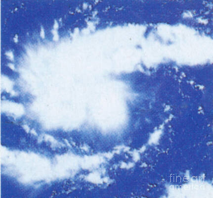 Wall Art - Photograph - Hurricane Sequence, 1 Of 3 by Science Source