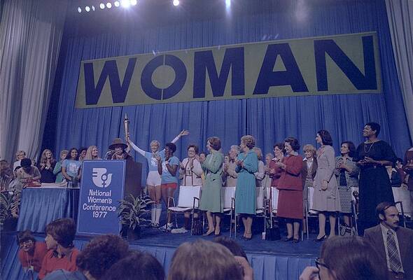 Wall Art - Photograph - Incumbent First Lady Rosalynn Carter by Everett